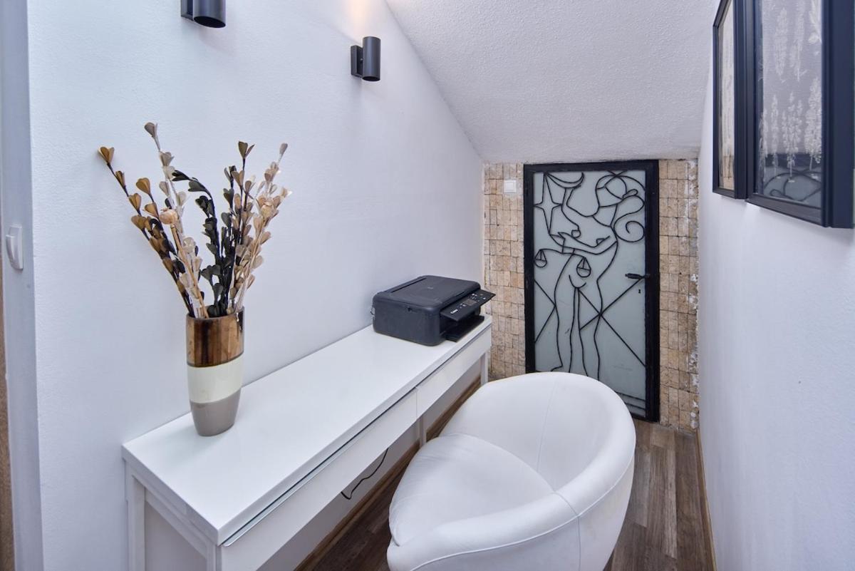 Apartmán 2 Bedrooms, 2 Bathrooms & Garden Bratislava